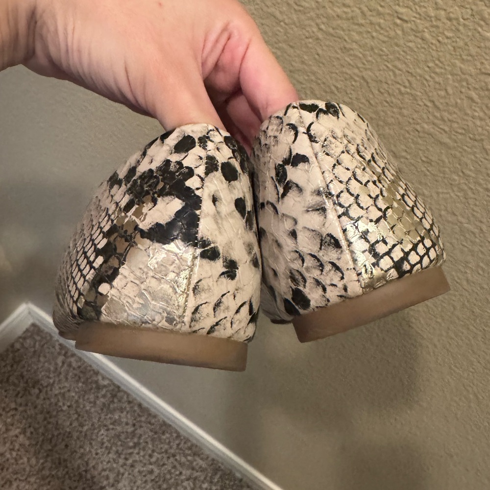 Express Snakeskin Patterned Pointed Toe Women's F… - image 5